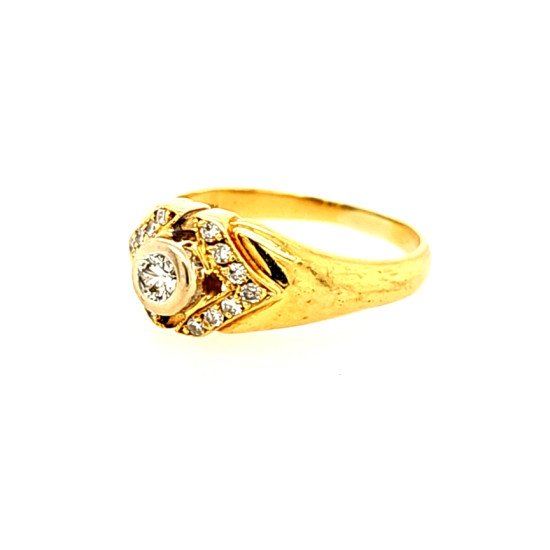 Pre Owned 18ct Diamond Ring ZQ337